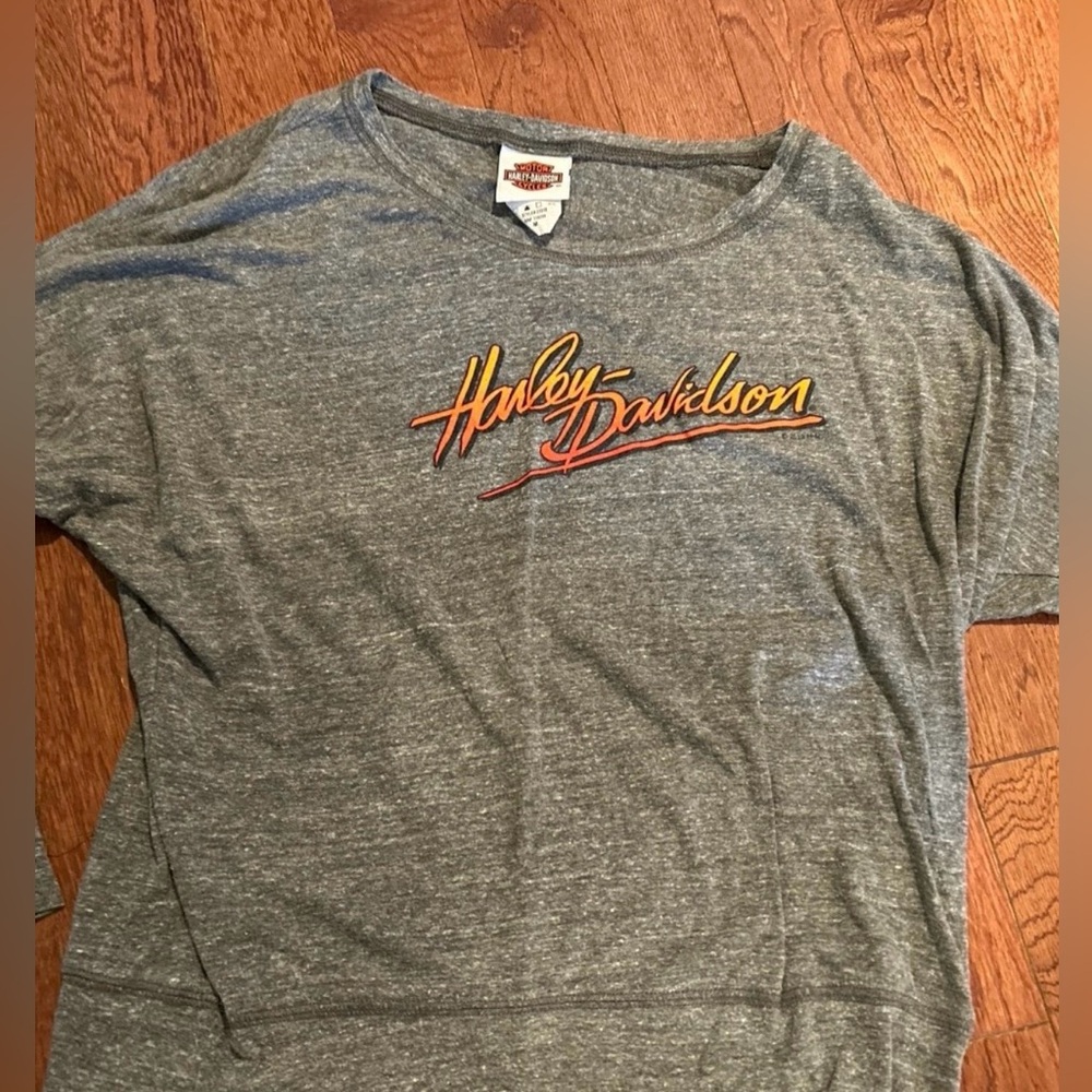 Harley-Davidson Women’s Heather Gray Tee with Vibrant Orange Script